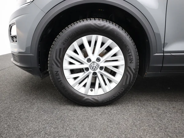 VOLKSWAGEN T-Roc (2019) — foto 17 van 17