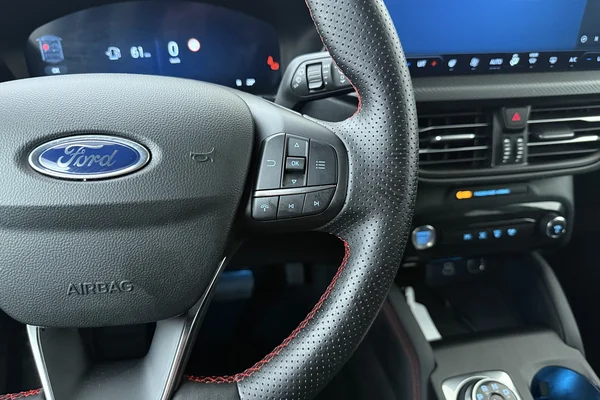 Ford Kuga FHEV (2025) — foto 7 van 24
