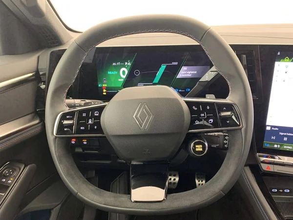 Renault Rafale E-TECH (HEV) (2026) — foto 6 van 28