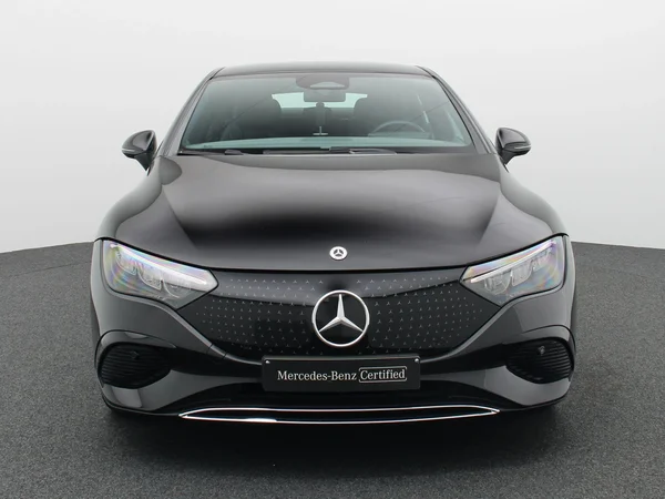 Mercedes-Benz EQE (2025) — foto 18 van 24