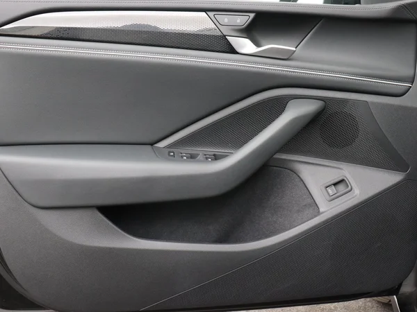 VOLKSWAGEN Passat SW (2025) — foto 9 van 18