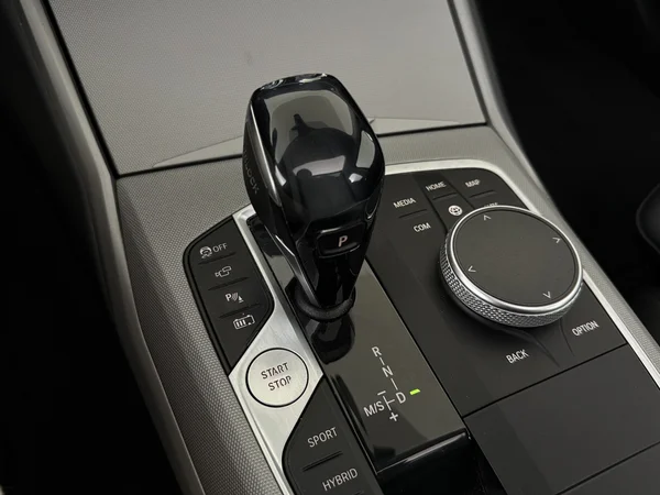 BMW 320 (2021) — foto 4 van 34