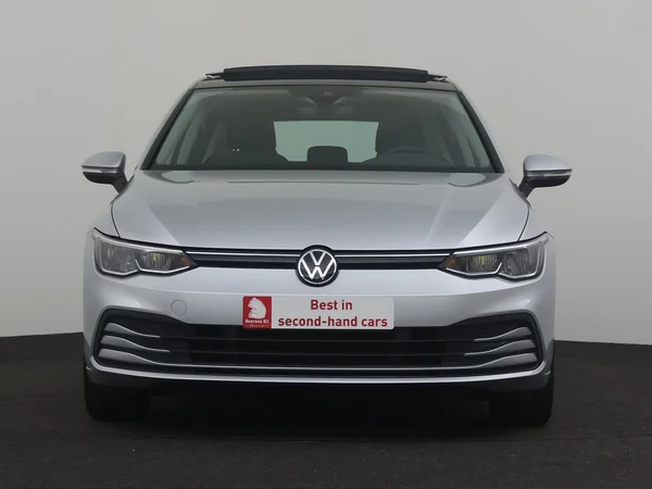 VOLKSWAGEN Golf (2021) — foto 28 van 30