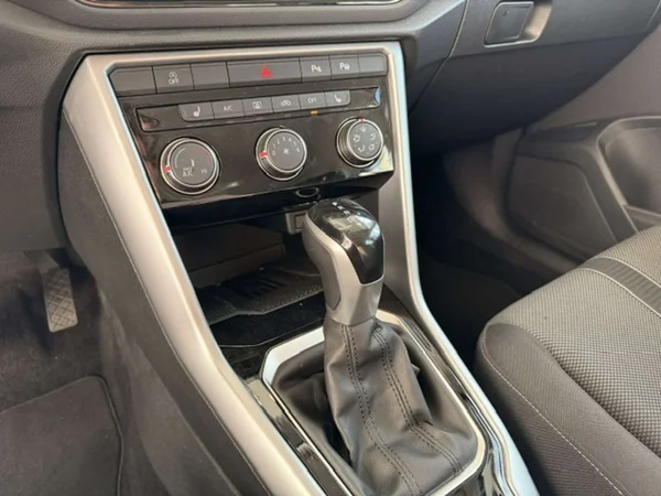 Volkswagen T-Roc (2025) — foto 7 van 22
