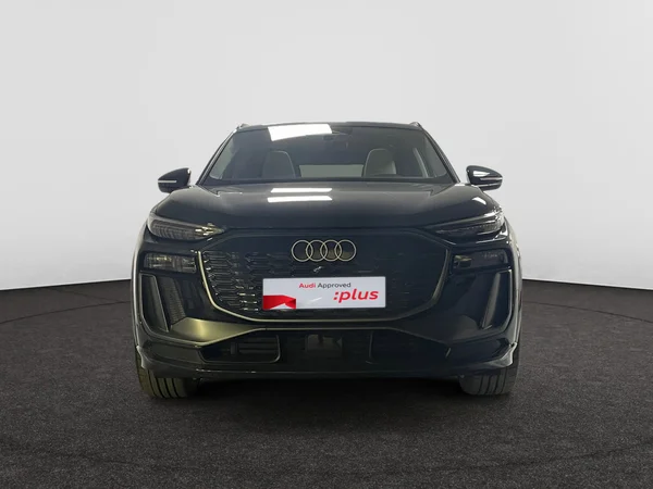 AUDI Q6 e-tron (2024) — foto 9 van 14
