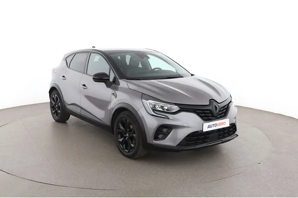 Renault Captur (2022) — foto 14 van 16