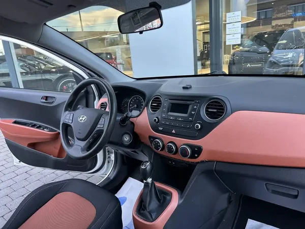 Hyundai I10 (2015) — foto 2 van 17