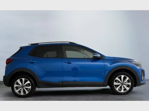 Kia STONIC (2025) — foto 9 van 15