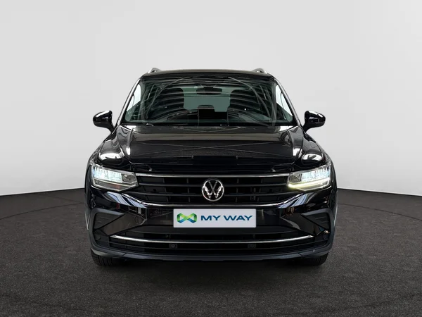 VOLKSWAGEN Tiguan (2020) — foto 14 van 19