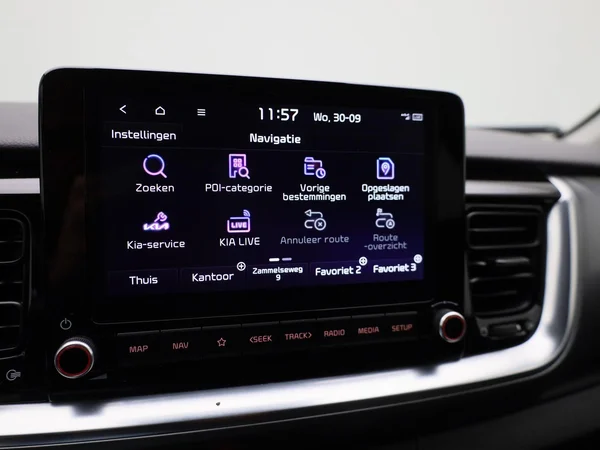 Kia Stonic (2021) — foto 8 van 39