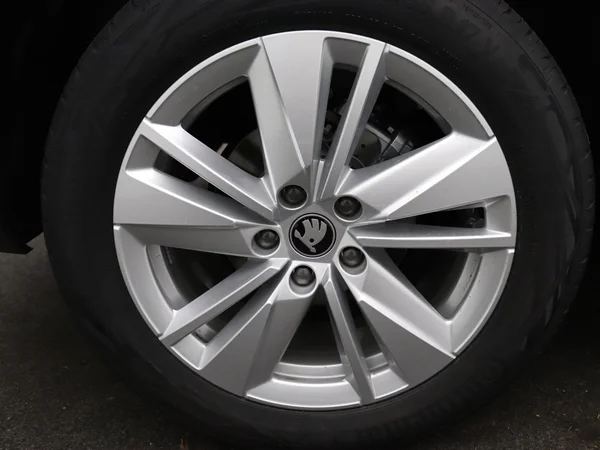 SKODA Karoq (2026) — foto 13 van 17