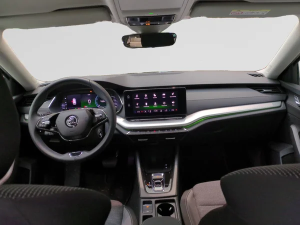 SKODA Octavia Combi (2024) — foto 10 van 14