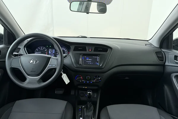 Hyundai i20 (2017) — foto 16 van 16