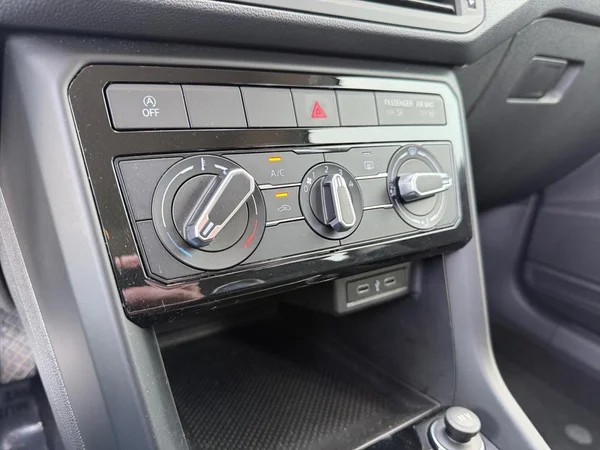 VOLKSWAGEN T-Cross (2021) — foto 4 van 24