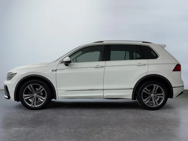 VOLKSWAGEN Tiguan (2018) — foto 33 van 34
