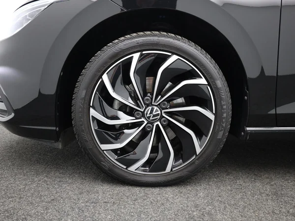 VOLKSWAGEN Golf VIII SW (2024) — foto 13 van 21