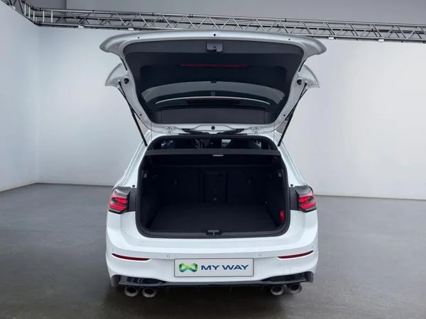 VOLKSWAGEN Golf VIII R (2025) — foto 33 van 33
