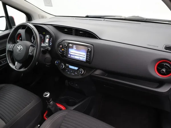 Toyota Yaris (2017) — foto 20 van 26