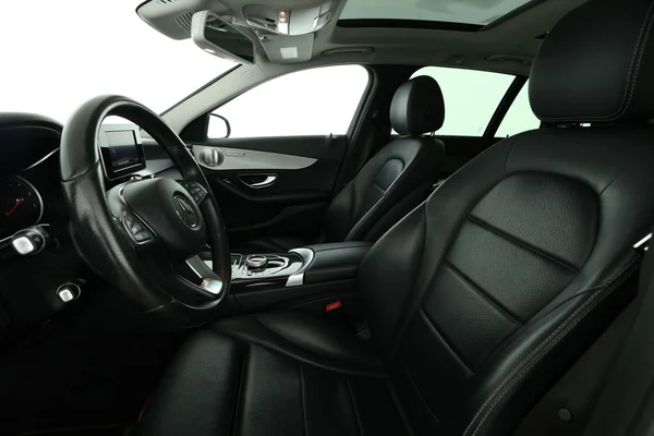 Mercedes-Benz C-Klasse (2018) — foto 16 van 16