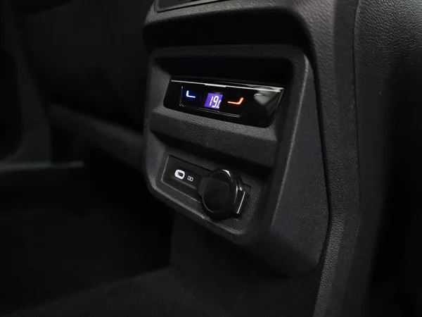 Volkswagen Tiguan (2022) — foto 35 van 45