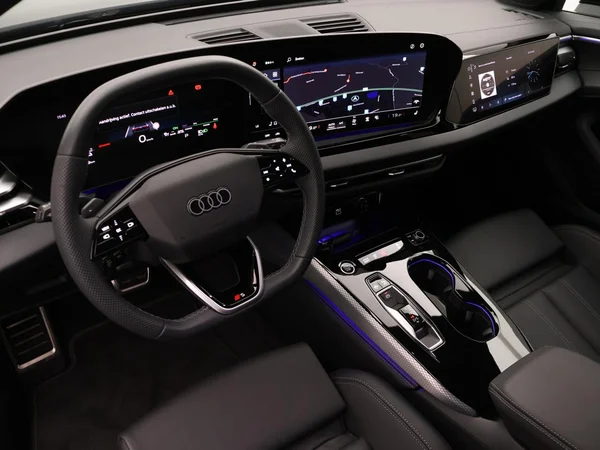 AUDI A5 Avant e-hybrid (PHEV) (2026) — foto 8 van 24