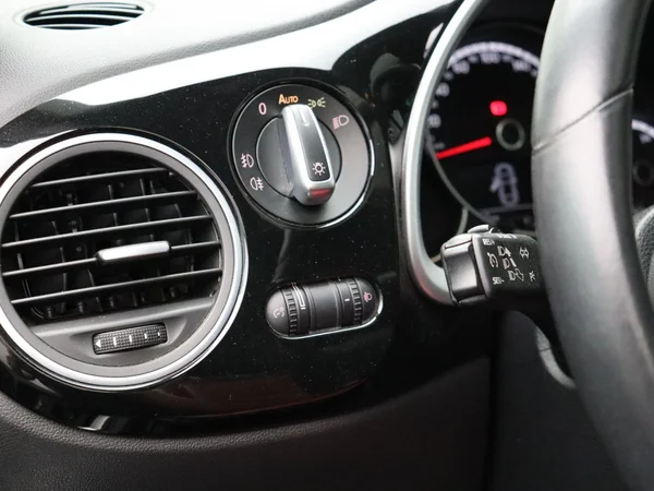 Volkswagen Beetle (2014) — foto 3 van 28