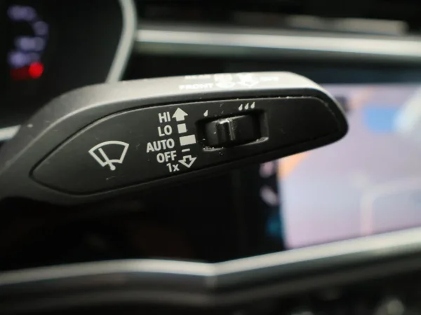 Audi Q3 (2019) — foto 8 van 27