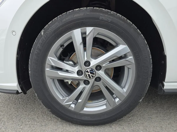 VOLKSWAGEN Polo (2024) — foto 13 van 32