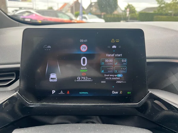 MG MG3 (2024) — foto 2 van 23