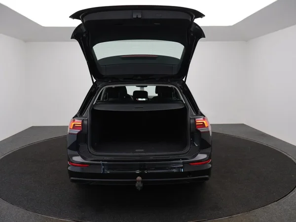 Volkswagen Golf (2022) — foto 11 van 26