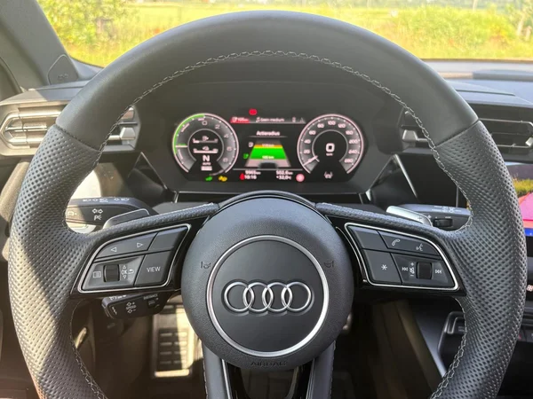 AUDI A3 Sportback PHEV (2025) — foto 17 van 19