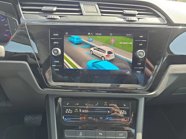 VOLKSWAGEN Touran (2025) — foto 5 van 20