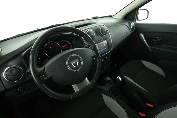 Dacia Sandero (2016) — foto 2 van 16