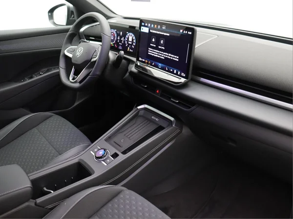 VOLKSWAGEN T-Roc (2026) — foto 11 van 17
