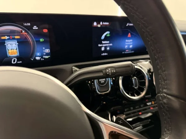Mercedes-Benz CLA (2023) — foto 13 van 21