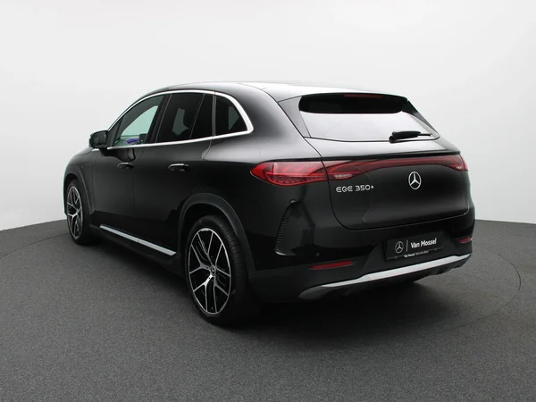 Mercedes-Benz EQE (2023) — foto 12 van 27