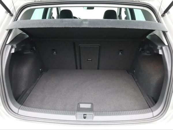 VOLKSWAGEN Golf VII (2020) — foto 2 van 20