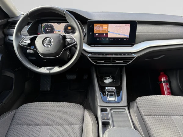 SKODA Octavia Combi (2024) — foto 11 van 22