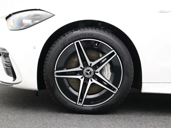 Mercedes-Benz C-Klasse (2025) — foto 34 van 36