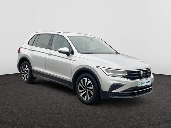 VOLKSWAGEN Tiguan (2021) — foto 22 van 24