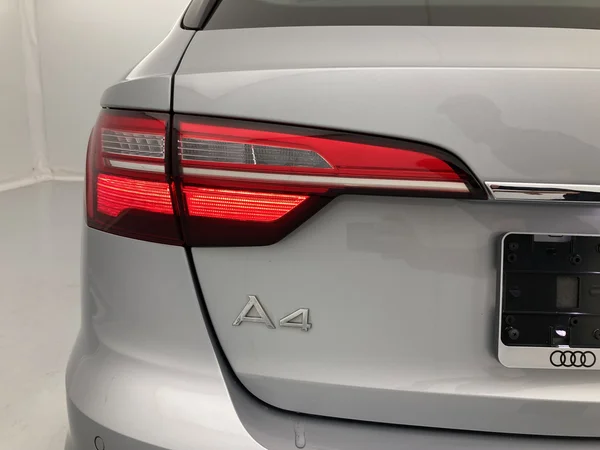 AUDI A4 Avant (2020) — foto 9 van 36