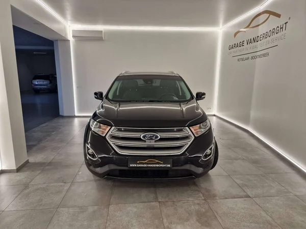 Ford Edge (2018) — foto 10 van 17
