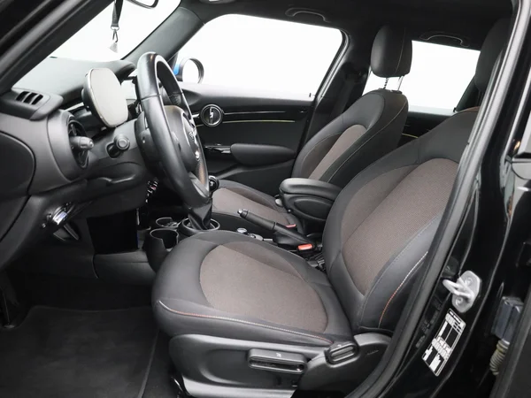 MINI One (2022) — foto 2 van 34