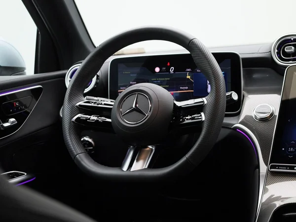 Mercedes-Benz GLC (2025) — foto 41 van 52