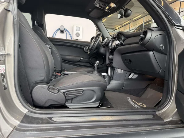 MINI One (2021) — foto 17 van 18