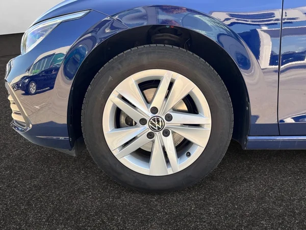 VOLKSWAGEN Golf VIII SW (2024) — foto 14 van 22