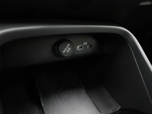 Volvo XC40 (2023) — foto 15 van 45