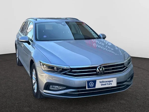 VOLKSWAGEN Passat SW (2024) — foto 7 van 13