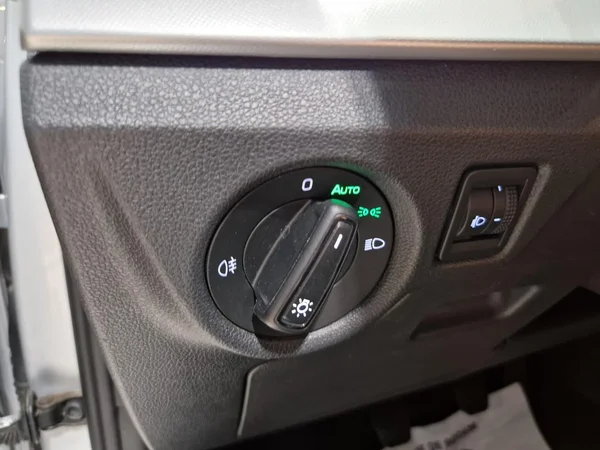 SKODA Kamiq (2023) — foto 3 van 23