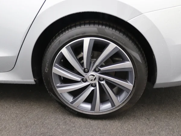 SKODA Octavia Combi (2025) — foto 13 van 26